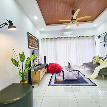 Klia Lili Residensi 5 Plus 2 Pax With Splendid Pool Nilai Eksteriør billede