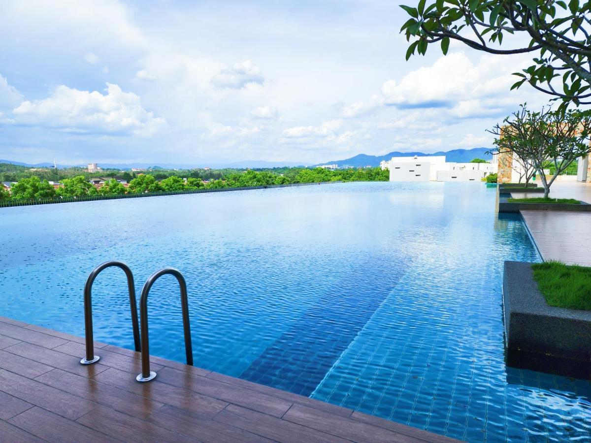 Klia Lili Residensi 5 Plus 2 Pax With Splendid Pool Nilai Eksteriør billede