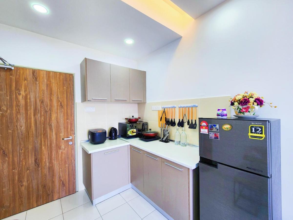 Klia Lili Residensi 5 Plus 2 Pax With Splendid Pool Nilai Eksteriør billede